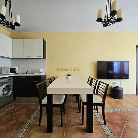 Aпартаменти хоризонт アパート *